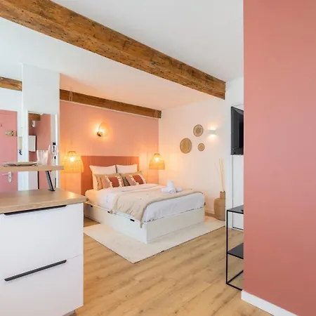 Old - Functional At The Quai Du Wault Lägenhet *