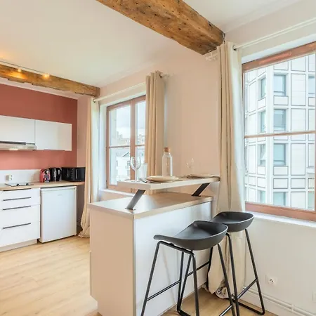 Apartment Old - Functional At The Quai Du Wault