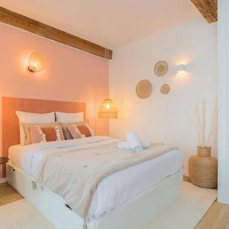 Old - Functional At The Quai Du Wault Apartment